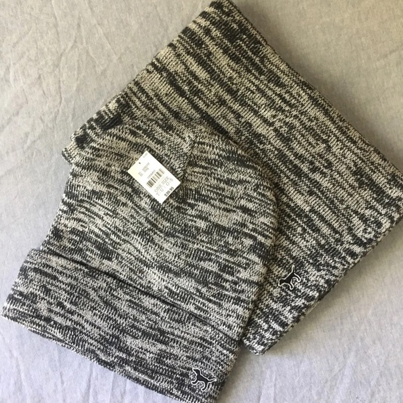 Victoria’s Secret PINK beanie and scarf set - Picture 1 of 3